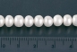 Preview: P048 Echter Süßwasser-Perlen-Strang buttonshape 5-6mm offen weiß