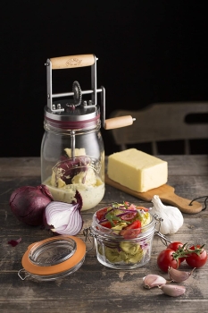 Kilner 0025.352 Butter Fass 1 Liter glas transparent Butterfass mit Drehkurbel Butter-Maschine Butter-Macher Butter-Milch 1l