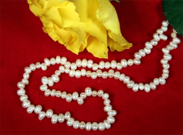 Exquisiter Zucht-Perlenstrang ca.38cm Zuchtperlen weiss