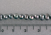 P158 Echter Süßwasser-Perlen-Strang barock 5-6mm 40cm lang offen silberviolett Tahiti Schwarz